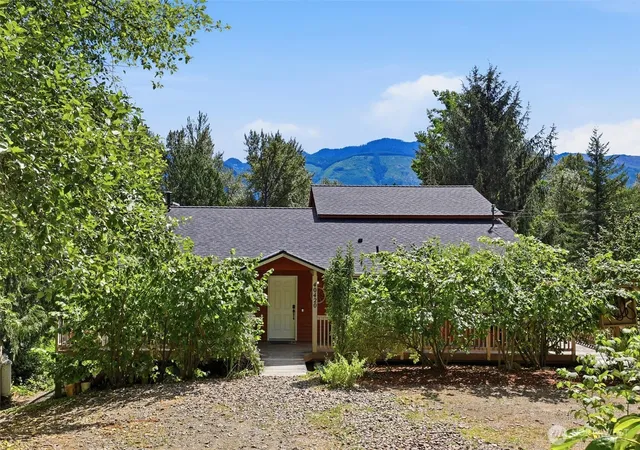 Photo 2 of Single family home for sale at 40420 145th Place Se, Gold Bar, WA 98251 | MLS# NWM2579591 | Listing updated on 2026-09-30