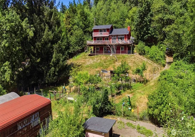 Photo 3 of Single family home for sale at 40420 145th Place SE, Gold Bar, WA 98251 | MLS# NWM2579591 | Listing updated on 2026-09-30