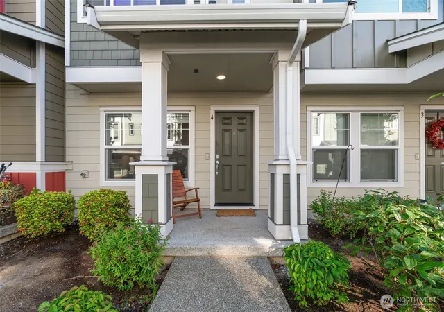 Photo 2 of Condo for sale at 13304 46th Avenue Se #4, Bothell, WA 98012 | MLS# NWM2579594 | Listing updated on 2026-10-01