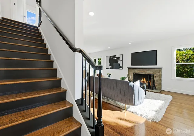 Photo 3 of Sale Pending at 6202 Ravenna Ave Ne, Seattle, WA 98115 | MLS# NWM2579605 | Listing updated on 2026-09-25