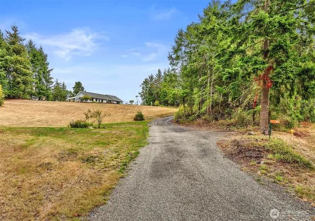 Photo 3 of Single family home for sale at 85 St James Pl, Port Townsend, WA 98368 | MLS# NWM2579617 | Listing updated on 2026-09-25