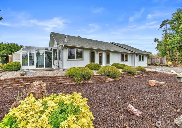Photo 4 of Single family home for sale at 85 St James Pl, Port Townsend, WA 98368 | MLS# NWM2579617 | Listing updated on 2026-09-25