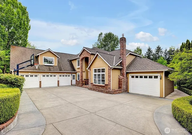 Photo 2 of Single family home for sale at 4511 238th Place Se, Sammamish, WA 98029 | MLS# NWM2579625 | Listing updated on 2026-10-02