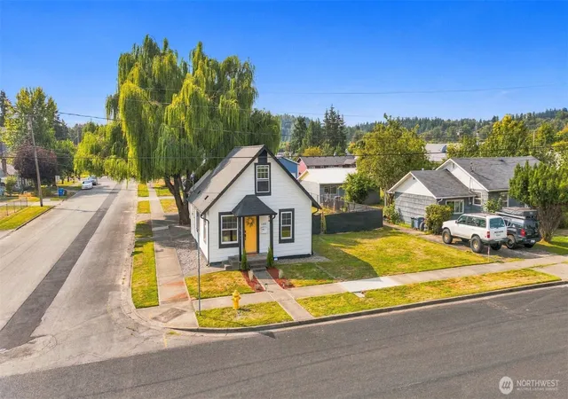 Photo 2 of Sale Pending at 1102 6th Avenue Sw, Puyallup, WA 98371 | MLS# NWM2579641 | Listing updated on 2026-09-28