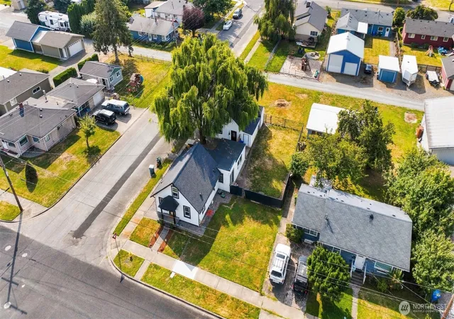 Photo 3 of Sale Pending at 1102 6th Avenue Sw, Puyallup, WA 98371 | MLS# NWM2579641 | Listing updated on 2026-09-28