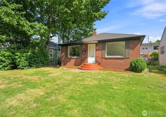 Photo 2 of Single family home for sale at 2216 Elizabeth St, Bellingham, WA 98225 | MLS# NWM2579643 | Listing updated on 2026-09-22