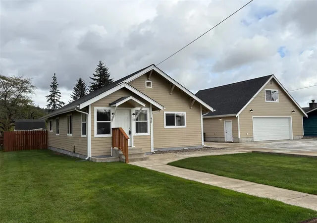 Single family home for sale at 410 E Scott St, Aberdeen, WA 98520 | MLS# NWM2579649