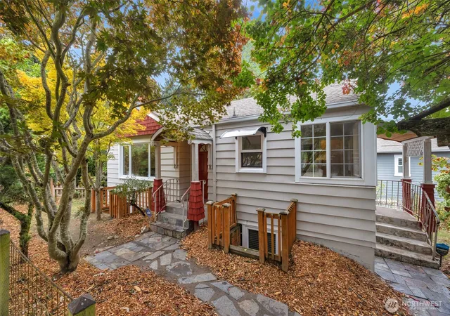 Photo 2 of Single family home for sale at 8 W Fulton St, Seattle, WA 98119 | MLS# NWM2579686 | Listing updated on 2026-09-30