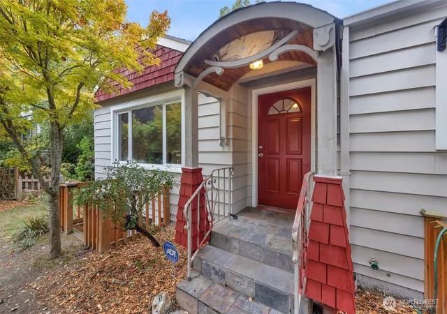 Photo 3 of Single family home for sale at 8 W Fulton St, Seattle, WA 98119 | MLS# NWM2579686 | Listing updated on 2026-09-30
