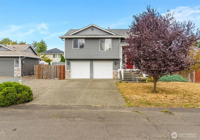 Photo 2 of Single family home for sale at 1217 29th Avenue Ct Sw, Puyallup, WA 98373 | MLS# NWM2579699 | Listing updated on 2026-09-24