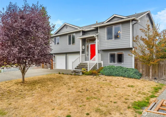 Photo 3 of Single family home for sale at 1217 29th Avenue Ct Sw, Puyallup, WA 98373 | MLS# NWM2579699 | Listing updated on 2026-09-24