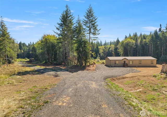 Photo 3 of Manufactured home for sale at 1481 W Highland Rd, Shelton, WA 98584 | MLS# NWM2579709 | Listing updated on 2026-09-30