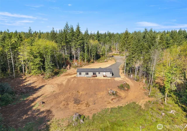 Photo 3 of Manufactured home for sale at 1481 W Highland Rd, Shelton, WA 98584 | MLS# NWM2579709 | Listing updated on 2026-09-30
