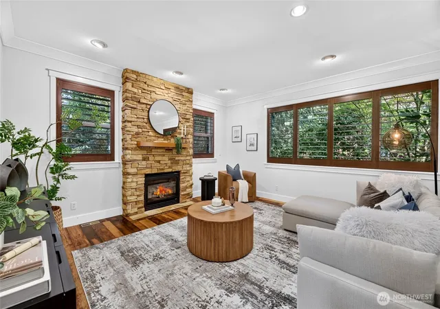 Photo 4 of Single family home for sale at 4500 SW Hemlock Way, Seattle, WA 98136 | MLS# NWM2579762 | Listing updated on 2026-09-30
