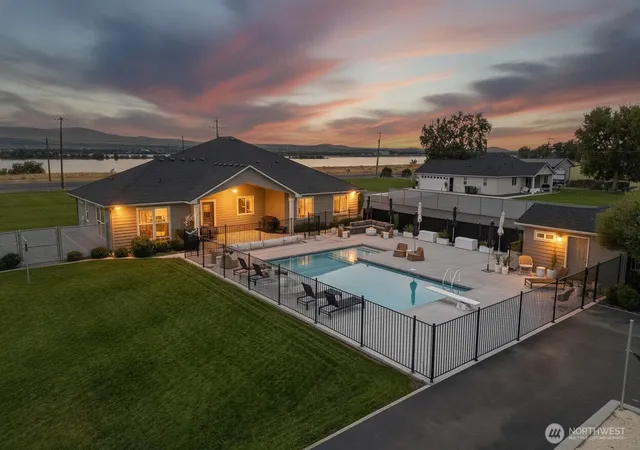 Photo 1 of Single family home for sale at 2477 Hanson Loop, Burbank, WA 99323 | MLS# NWM2579766 | Listing updated on 2026-09-30