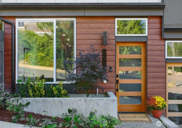 Photo 3 of Townhouse for sale at 2909 S Dearborn, Seattle, WA 98144 | MLS# NWM2579774 | Listing updated on 2026-10-01