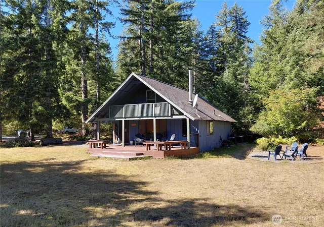 Photo 2 of Single family home for sale at 101 Mountain View Dr N, Ashford, WA 98304 | MLS# NWM2579777 | Listing updated on 2026-09-22