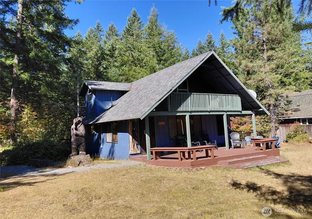 Photo 3 of Single family home for sale at 101 Mountain View Dr N, Ashford, WA 98304 | MLS# NWM2579777 | Listing updated on 2026-09-22
