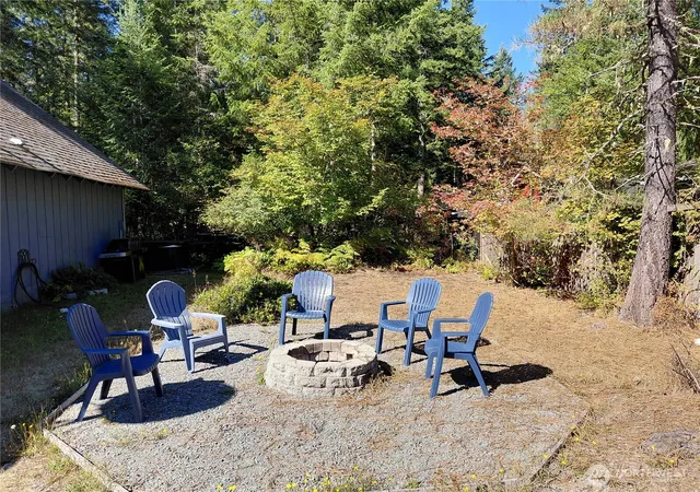 Photo 3 of Single family home for sale at 101 Mountain View Dr N, Ashford, WA 98304 | MLS# NWM2579777 | Listing updated on 2026-09-22