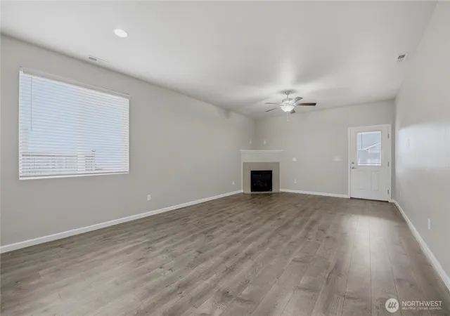 Photo 4 of Single family home for sale at 3227 Scotland Aly, Mount Vernon, WA 98273 | MLS# NWM2579794 | Listing updated on 2026-10-01