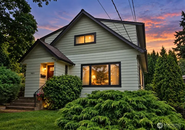 Photo 2 of Sale Pending at 1921 41st Avenue Sw, Seattle, WA 98116 | MLS# NWM2579803 | Listing updated on 2026-10-03