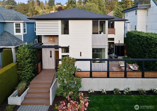 Photo 1 of Single family home for sale at 3420 33rd Avenue W, Seattle, WA 98199 | MLS# NWM2579815 | Listing updated on 2026-09-30
