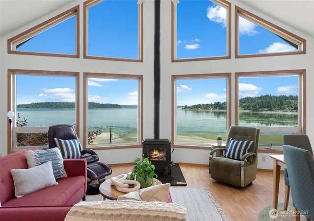Photo 3 of Sale Pending at 7727 Se Southworth Dr, Port Orchard, WA 98366 | MLS# NWM2579828 | Listing updated on 2026-09-30