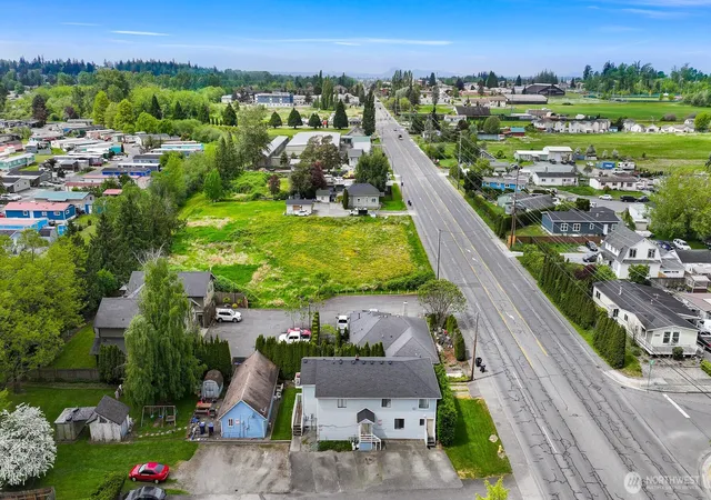 Photo 4 of House for sale at 3316 E College Way, Mount Vernon, WA 98273 | MLS# NWM2579849 | Listing updated on 2026-09-30