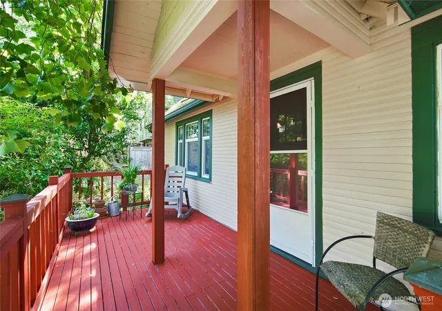 Photo 3 of Single family home for sale at 4808 Glenwood Ave, Everett, WA 98203 | MLS# NWM2579869 | Listing updated on 2026-10-01