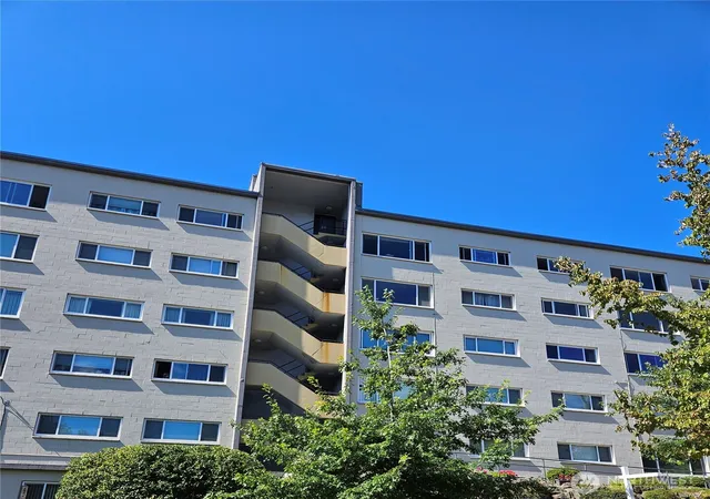 Photo 3 of Condo for sale at 919 2nd Avenue W #407, Seattle, WA 98119 | MLS# NWM2579875 | Listing updated on 2026-09-25