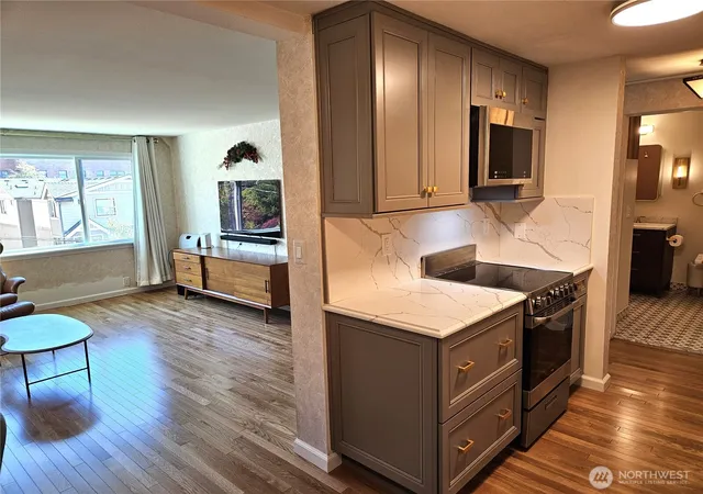 Photo 4 of Condo for sale at 919 2nd Avenue W #407, Seattle, WA 98119 | MLS# NWM2579875 | Listing updated on 2026-09-25