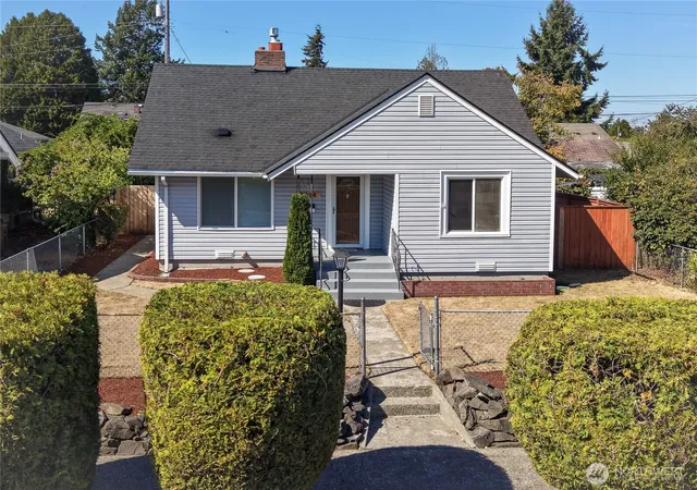 Photo 1 of Single family home for sale at 7014 S Montgomery St, Tacoma, WA 98409 | MLS# NWM2579880 | Listing updated on 2026-09-24