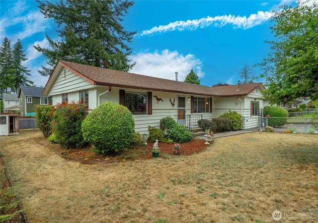 Photo 2 of Sale Pending at 17825 111th Avenue Se, Renton, WA 98055 | MLS# NWM2579884 | Listing updated on 2026-09-25