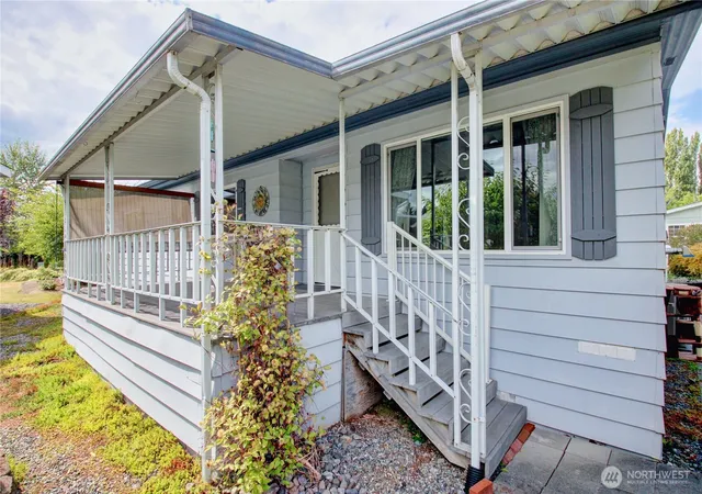 Photo 1 of Manufactured home for sale at 5900 64th Street Ne #105, Marysville, WA 98270 | MLS# NWM2579890 | Listing updated on 2026-09-25