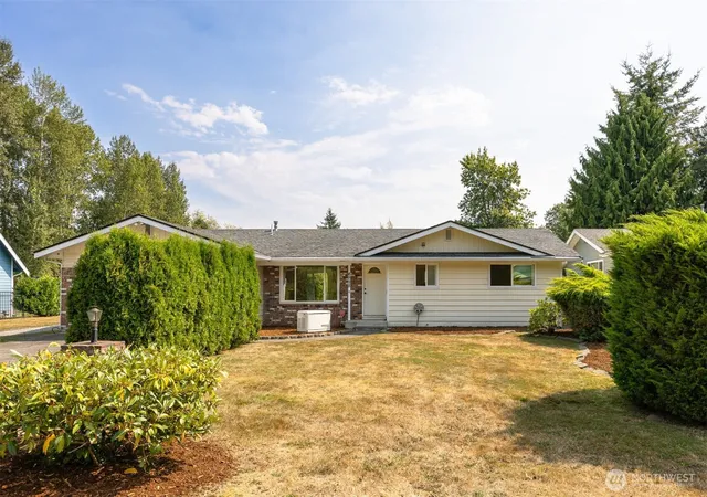 Photo 2 of Sale Pending at 4898 Seafair Dr, Blaine, WA 98230 | MLS# NWM2579898 | Listing updated on 2026-09-17