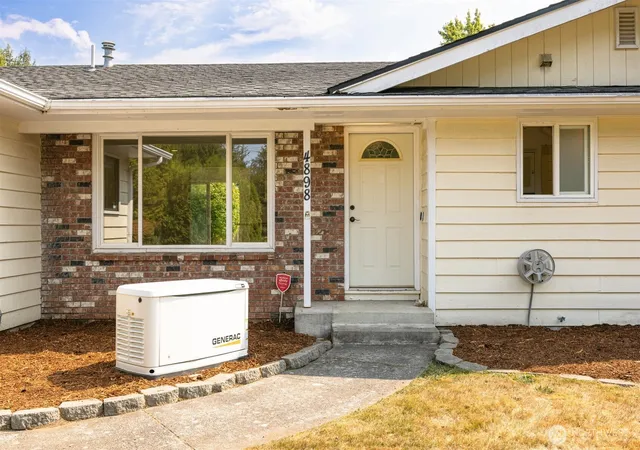 Photo 3 of Sale Pending at 4898 Seafair Dr, Blaine, WA 98230 | MLS# NWM2579898 | Listing updated on 2026-09-17
