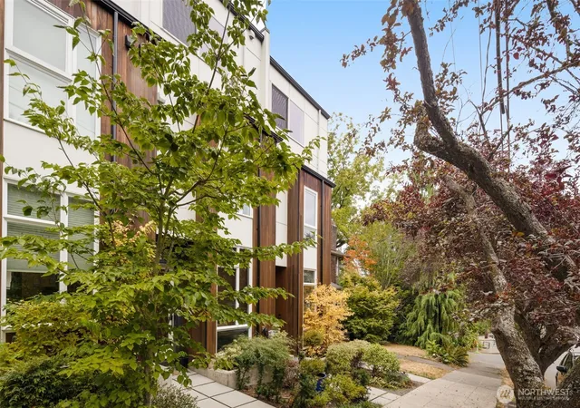 Photo 2 of Townhouse for sale at 1829 11 Avenue W #D, Seattle, WA 98119 | MLS# NWM2579899 | Listing updated on 2026-09-30