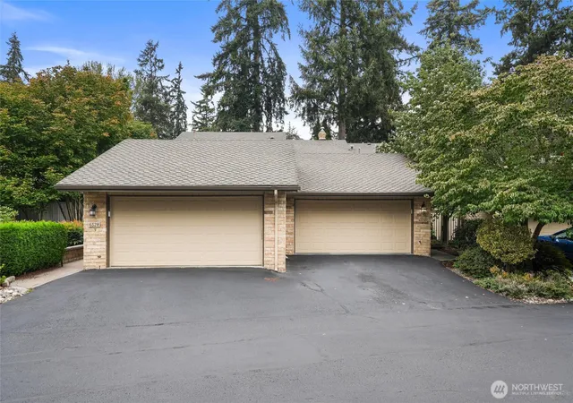 Photo 3 of Sale Pending at 6530 NE 171st Place, Kenmore, WA 98028 | MLS# NWM2579906 | Listing updated on 2026-09-18
