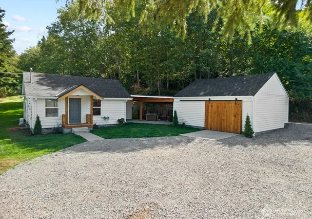 Single family home for sale at 111 Cedar Ave S, Eatonville, WA 98328 | MLS# NWM2579929