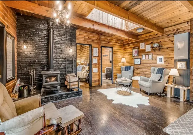 Photo 3 of Sale Pending at 321 Ne Lakeshore Dr S, Tahuya, WA 98588 | MLS# NWM2579951 | Listing updated on 2026-10-01