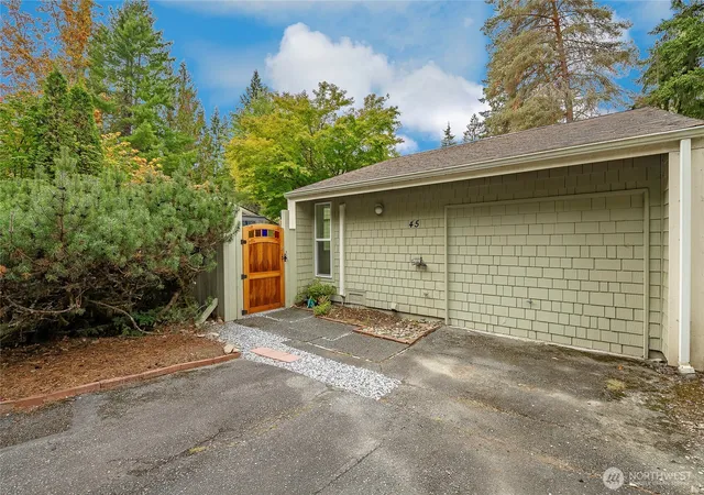 Photo 2 of Sale Pending at 22 Marigold Dr #45, Bellingham, WA 98229 | MLS# NWM2579959 | Listing updated on 2026-10-09