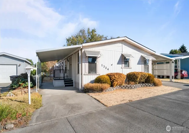 Photo 3 of Manufactured home for sale at 1324 Rancho Villa Dr, Walla Walla, WA 99362 | MLS# NWM2579971 | Listing updated on 2026-09-23
