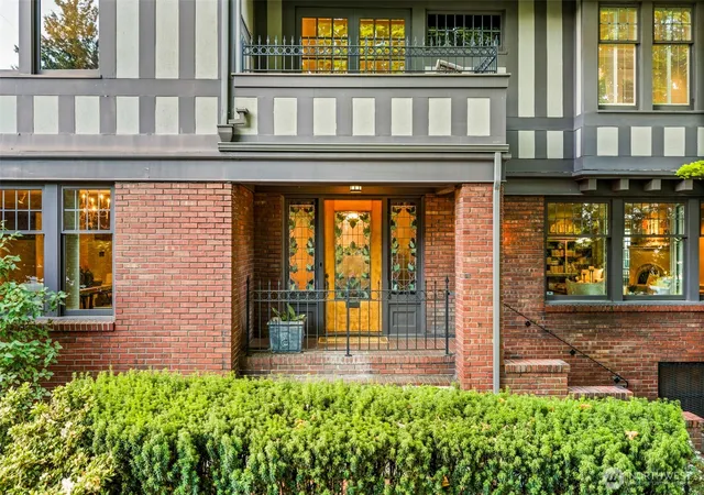 Photo 3 of Mansion for sale at 2218 E Prospect St, Seattle, WA 98112 | MLS# NWM2579973 | Listing updated on 2026-09-30
