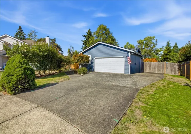 Photo 2 of Sale Pending at 756 Oakhurst Dr, Pacific, WA 98047 | MLS# NWM2579974 | Listing updated on 2026-09-27