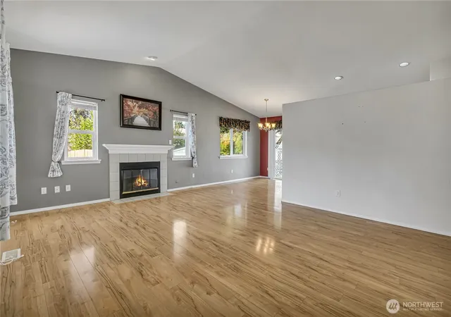 Photo 4 of Sale Pending at 756 Oakhurst Dr, Pacific, WA 98047 | MLS# NWM2579974 | Listing updated on 2026-09-27