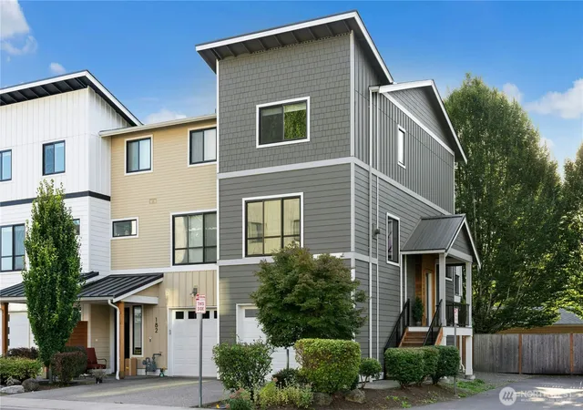 Townhouse for sale at 196 Countryman Dr, Monroe, WA 98272 | MLS# NWM2579981