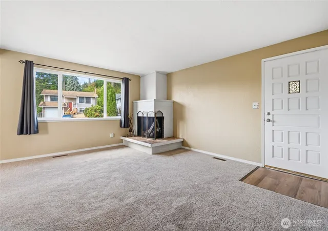 Photo 2 of Sale Pending at 6225 S Huson St, Tacoma, WA 98409 | MLS# NWM2579985 | Listing updated on 2026-09-23