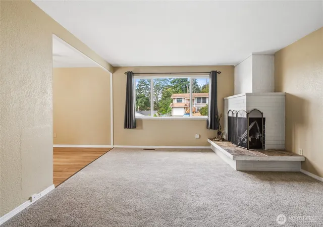 Photo 3 of Sale Pending at 6225 S Huson St, Tacoma, WA 98409 | MLS# NWM2579985 | Listing updated on 2026-09-23