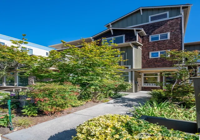 Photo 3 of Condo for sale at 12534 15th Avenue Ne #36, Seattle, WA 98125 | MLS# NWM2579989 | Listing updated on 2026-09-30