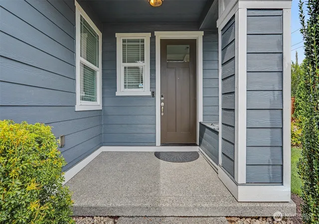 Photo 3 of Single family home for sale at 11526 Se 238th Street, Kent, WA 98031 | MLS# NWM2579998 | Listing updated on 2026-10-02